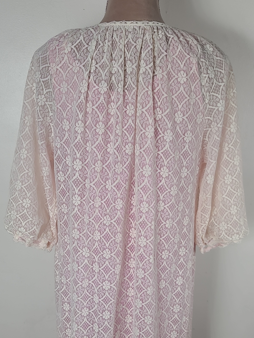 Vtg MCM ILGWU 2-Piece Pink & Cream Sheer Lace Peignoir & Nylon Nightgown Set M - Picture 8 of 16